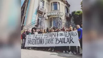 Teatro Argentino: Con el ballet estable en pie de guerra, Kicillof prepara un evento de gala