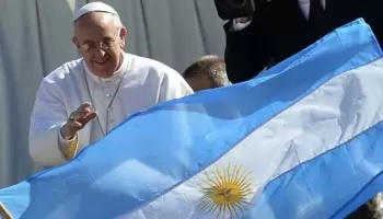 Francisco visitaría Argentina en 2024 pero antes nombrará al sucesor de Poli