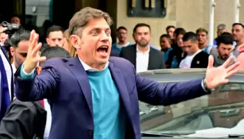 La mayoría de los bonaerenses prefieren un gobernador de derecha pero Kicillof lidera las encuestas