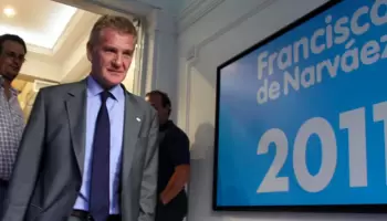 Tras coquetear con el albertismo, De Narváez negocia con Milei un puesto en el Senado
