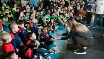 Malena Galmarini entregó más de 1.300 camisetas y materiales deportivos a nueve clubes barriales de Tigre