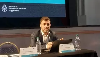 “En la Argentina hay entre 3.400.000 y 3.800.000 empleados públicos”