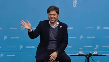 Axel Kicillof fue escrachado por la falta de clases en la provincia