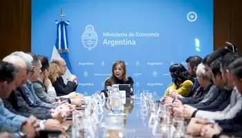 Royón sostuvo que el gas natural licuado “cambiaría la realidad productiva y económica de Argentina”