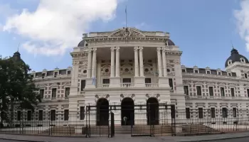 Según Isonomía, casi la mitad de los bonaerenses aún no han decidido su voto para gobernador