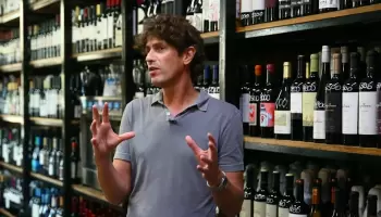 Martín Lousteau propuso avanzar con terapias hormonales y cirugías en menores de trece años