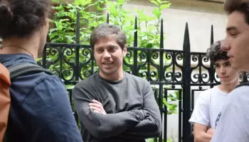 “Plan Platita”: Kicillof sale a repartir 4 mil Smart TV de cara a las elecciones