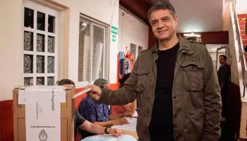 Votó Jorge Macri: "Disfrutemos estos cuarenta años de democracia ejerciendo el voto"