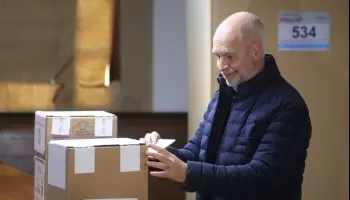 "Le pido a la gente que vote en paz y por la paz", afirmó Larreta al votar en la UBA