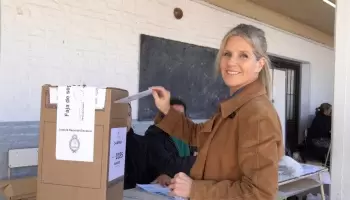 Votó Cynthia Hotton: “Hoy podría cambiar el rumbo del país”