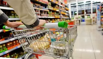 Según un informe, el argentino promedio gasta casi 27 mil pesos por mes en comida para su casa