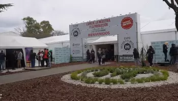 Gustavo Menéndez y Wado de Pedro cerraron la expo “Hecho en Merlo”