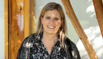 Martina Lacour: “El libre acceso al lago Escondido está garantizado por el camino de montaña”