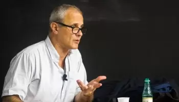 Alertan que Milei “amenaza a la democracia”: “Es una derecha nueva, un mal mayor”