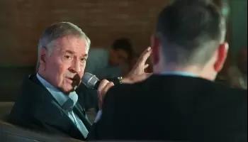 Juan Schiaretti mandó a confiscar folletos de Massa en un stand de militantes