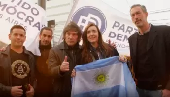 Debate en Campana: El candidato de Milei se burló de la postulante del FIT simulando gatillar un arma