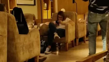 En medio de la crisis económica, Delfina Rossi fue vista en el VIP de Ezeiza