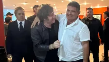 Salta: Jóvenes militan a Milei “por un plato de comida y dinero”