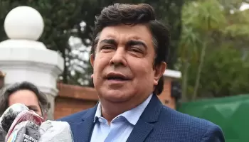 En los pagos de Espinoza, encuentran “regalitos” de UxP escondidos en las boletas libertarias