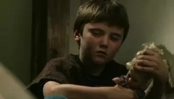 Cameron Bright habló del "estrés mental" que le causó ser un niño actor en Hollywood