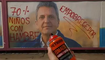 El espacio de Milei que vandaliza carteles de Massa inició campaña de donación