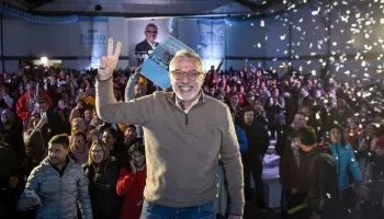 La gestión de Julio Zamora fue denunciada por manipulación de correspondencia y horas extras truchas