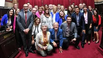 Entrega de medallas a senadores bonaerenses que completaron su mandato