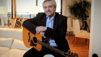 A Alberto no le quedó ni la historia de la guitarra de Pappo