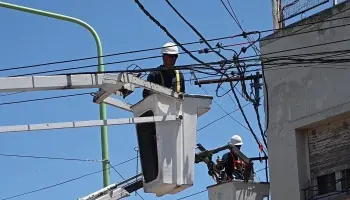 En las próximas horas, se logrará que el 85 por ciento de los bahienses cuente con suministro eléctrico