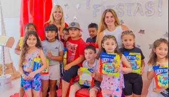 Papá Noel visitó los Centros Educativos Municipales de San Fernando