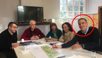 Un financista libertario mató una jirafa y un rinoceronte e hirió varios bolsillos
