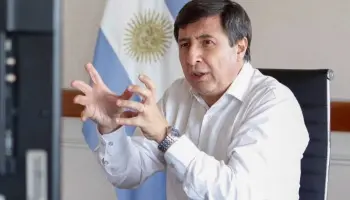 Daniel Arroyo: “No se le puede delegar la suma de poder público al presidente”