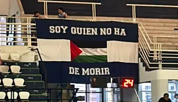 Cowen ajusta en los deportes de Gimnasia mientras flamea la bandera de Palestina en el Polideportivo