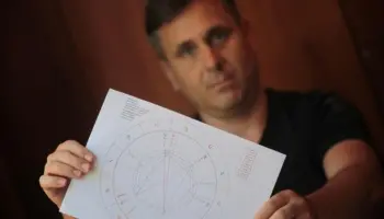 “Milei vive desde su signo lunar, no solar, lo cual es peligrosísimo desde la salud mental”