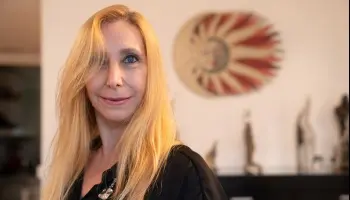 Al ritmo del Tarot, Karina Milei sigue digitando cambios en la estructura de LLA