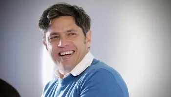 En plena crisis, Kicillof gasta 210 millones en guitarras y trompetas