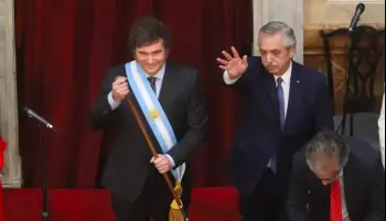 Javier Milei continúa nombrando funcionarios procesados de Alberto Fernández en su gobierno