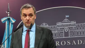 El hermano de Manuel Adorni fue ascendido al cargo de auditor en el ministerio de Defensa