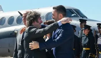 Fuerza Aérea: Luis Petri gastará 83 millones en bebidas alcohólicas