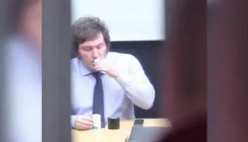 La cadena Coto intimó a dar de baja un bot trucho citado por Javier Milei