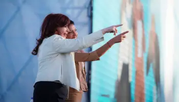 Cristina le hace el juego a Milei y ataca a Kicillof