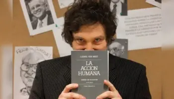 Dudas sobre el título universitario de Javier Milei