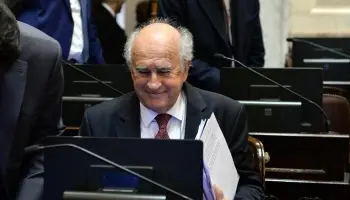 Oscar Parrilli: “Milei nos lleva al fracaso rotundo y a un precipicio si no cambia el rumbo”