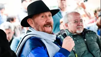 Violenta represión a enfermera que protestó pacíficamente frente a Insfrán
