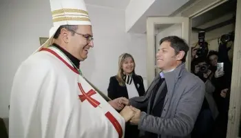 La relación con el sacerdote Albóniga podría ser la clave de la renuncia de Mestre
