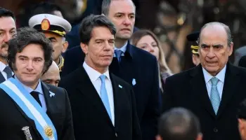 Francos entró tropezando