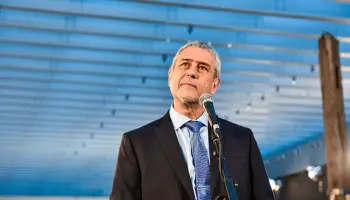 Ferraresi preocupado en la interna peronista y se olvida directamente de los problemas de los vecinos