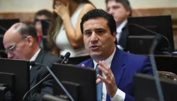 La UCR ya suma su vagón al tren libertario