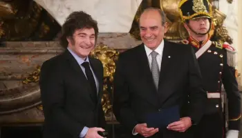 Sobreprecios en la OEI: Una denuncia sumó a Milei y Francos a la polémica