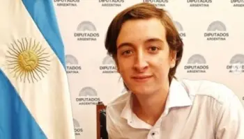 Para el “Mini Néstor”, “la juventud está cansada de la política de siempre”